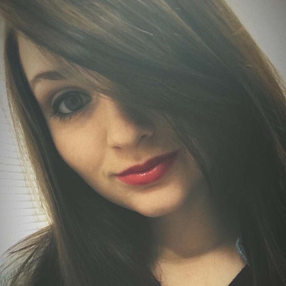 Meet your Posher, Cynthia